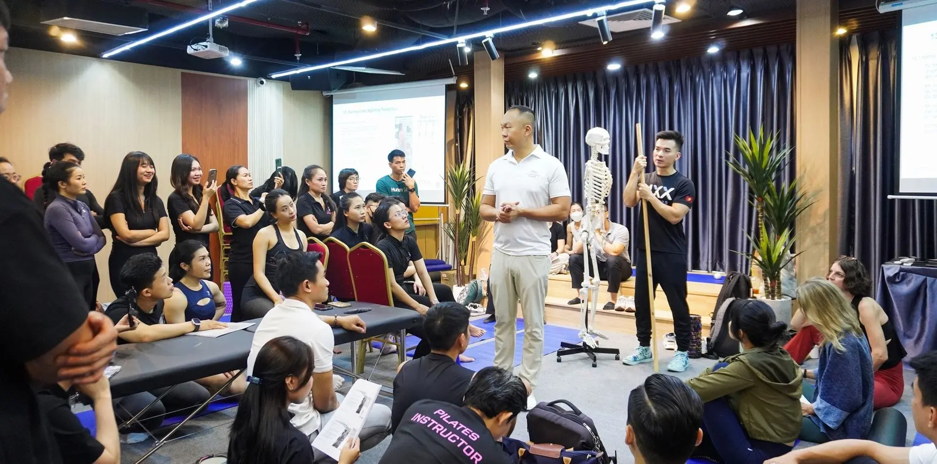 chứng chỉ, chứng nhận fitness, chứng nhận huấn luyện viên cá nhân, chứng nhận PT thể dục hiệu chỉnh tư thế - vận động giãn cơ tích hợp - giãn cơ có huấn luyện viên trải mạc cơ, hyperblade, fitness, giải phóng mô mạc giải nén mạc cơ