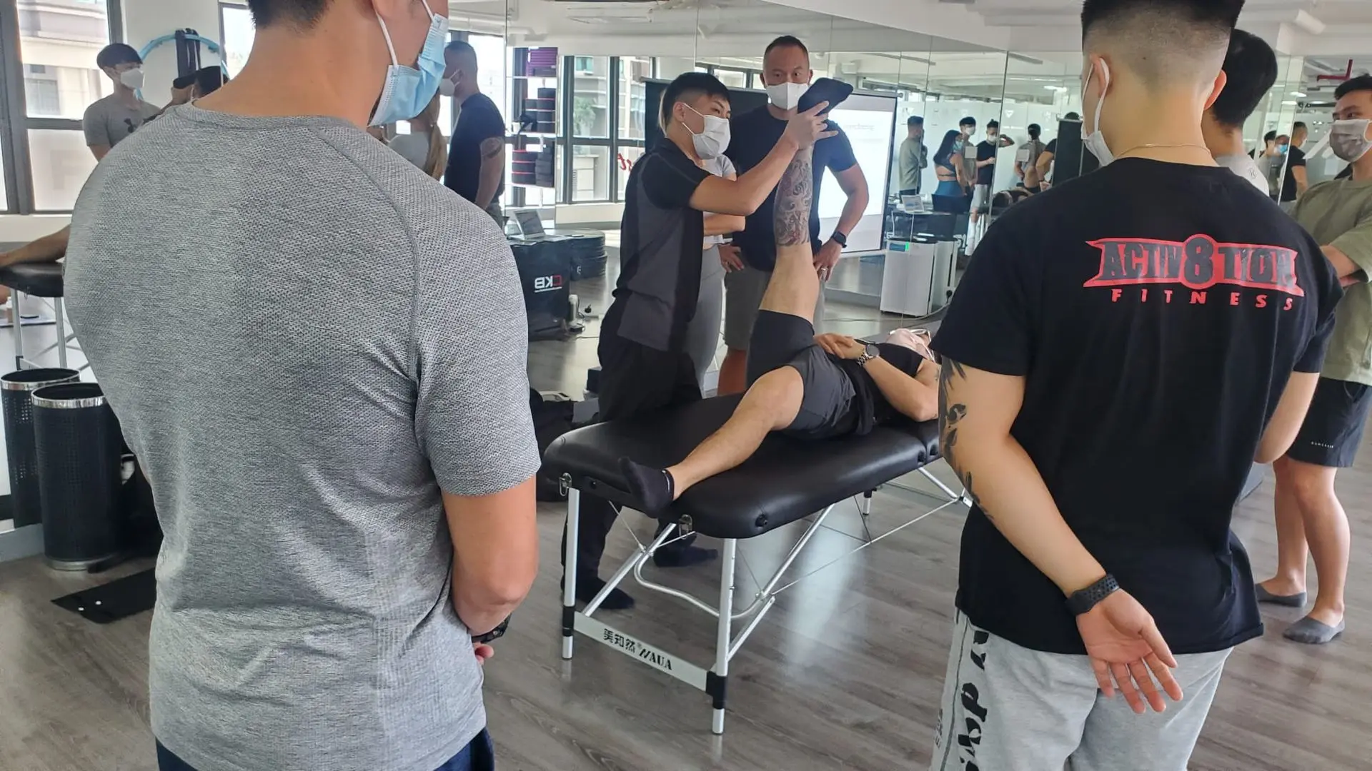 chứng chỉ, chứng nhận fitness, chứng nhận huấn luyện viên cá nhân, chứng nhận PT thể dục hiệu chỉnh tư thế - vận động  giãn cơ tích hợp - giãn cơ có huấn luyện viên trải mạc cơ, hyperblade, fitness, giải phóng mô mạc  giải nén mạc cơ